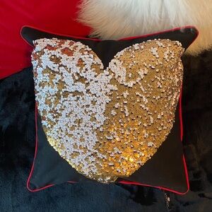 NWT My changing heart throw pillow